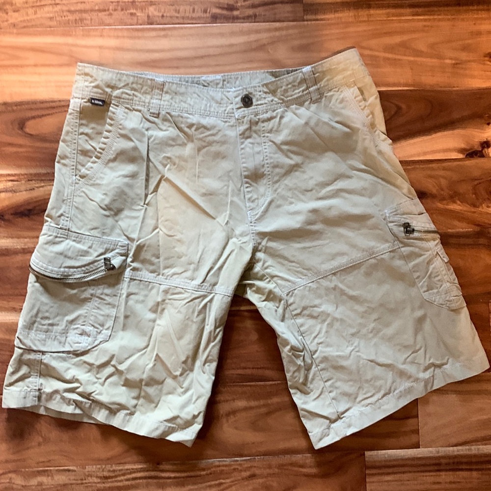 Kuhl size 38 khaki shorts